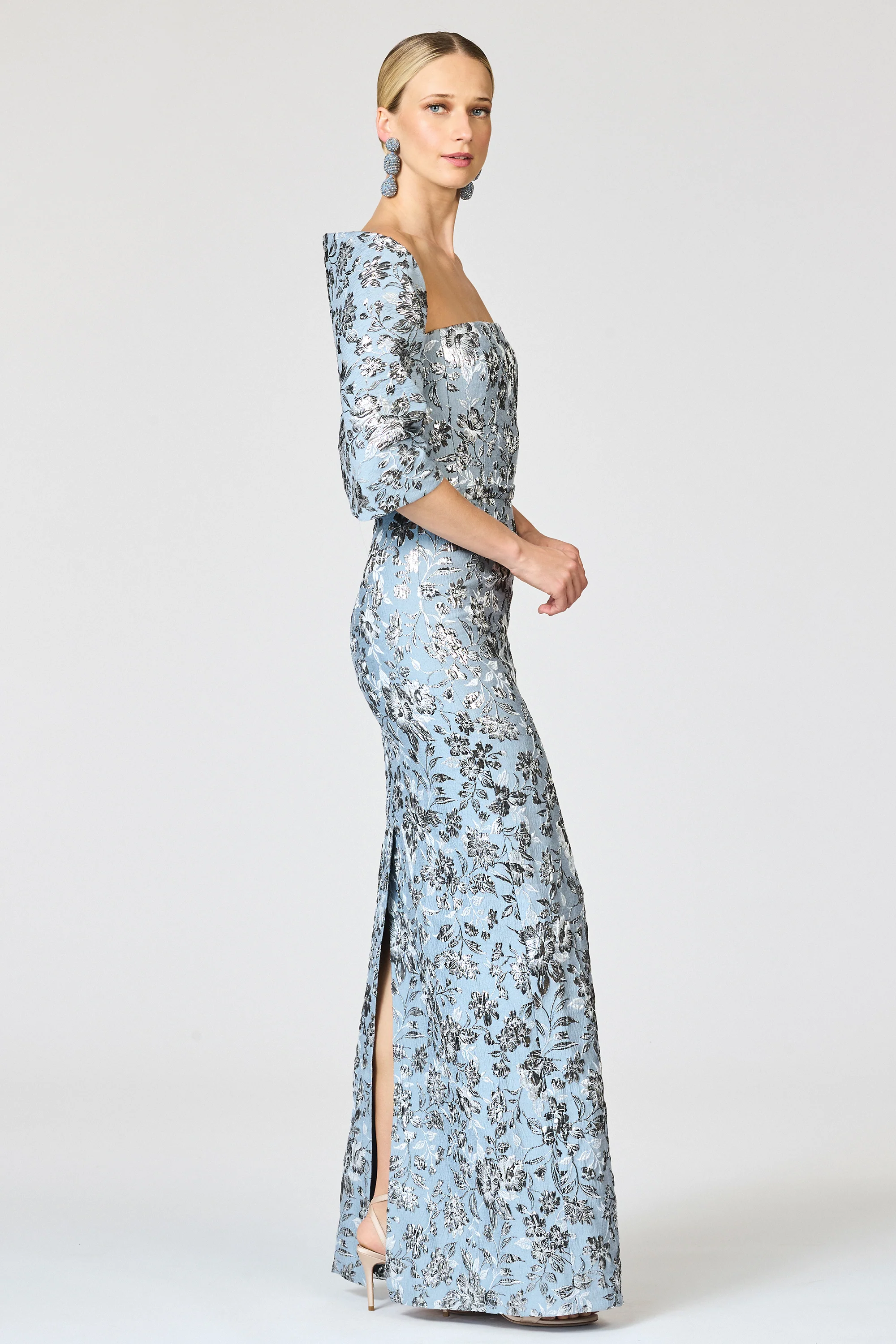 METALLIC CLOQUE HUG SHAWL - PEWTER GARDENS - Image 3